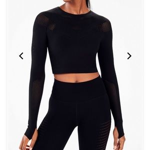 Fabletics Long Sleeve Work Out Crop Top Black Med